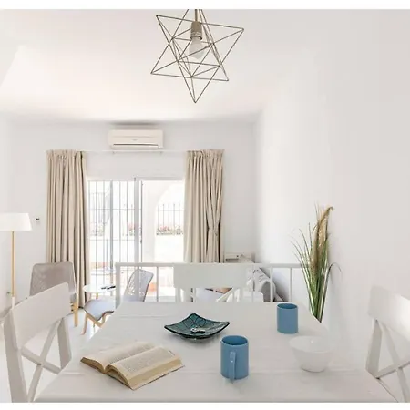 La Casa En La Carihuela Playa A 3 Minutos A Pie Holiday home Torremolinos
